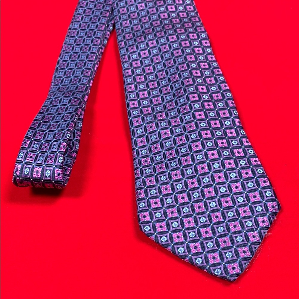 Dion silk tie!